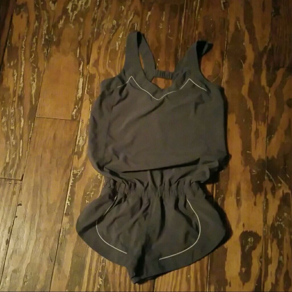 Lululemon speedy runsie Romper size 6 charcoal gray